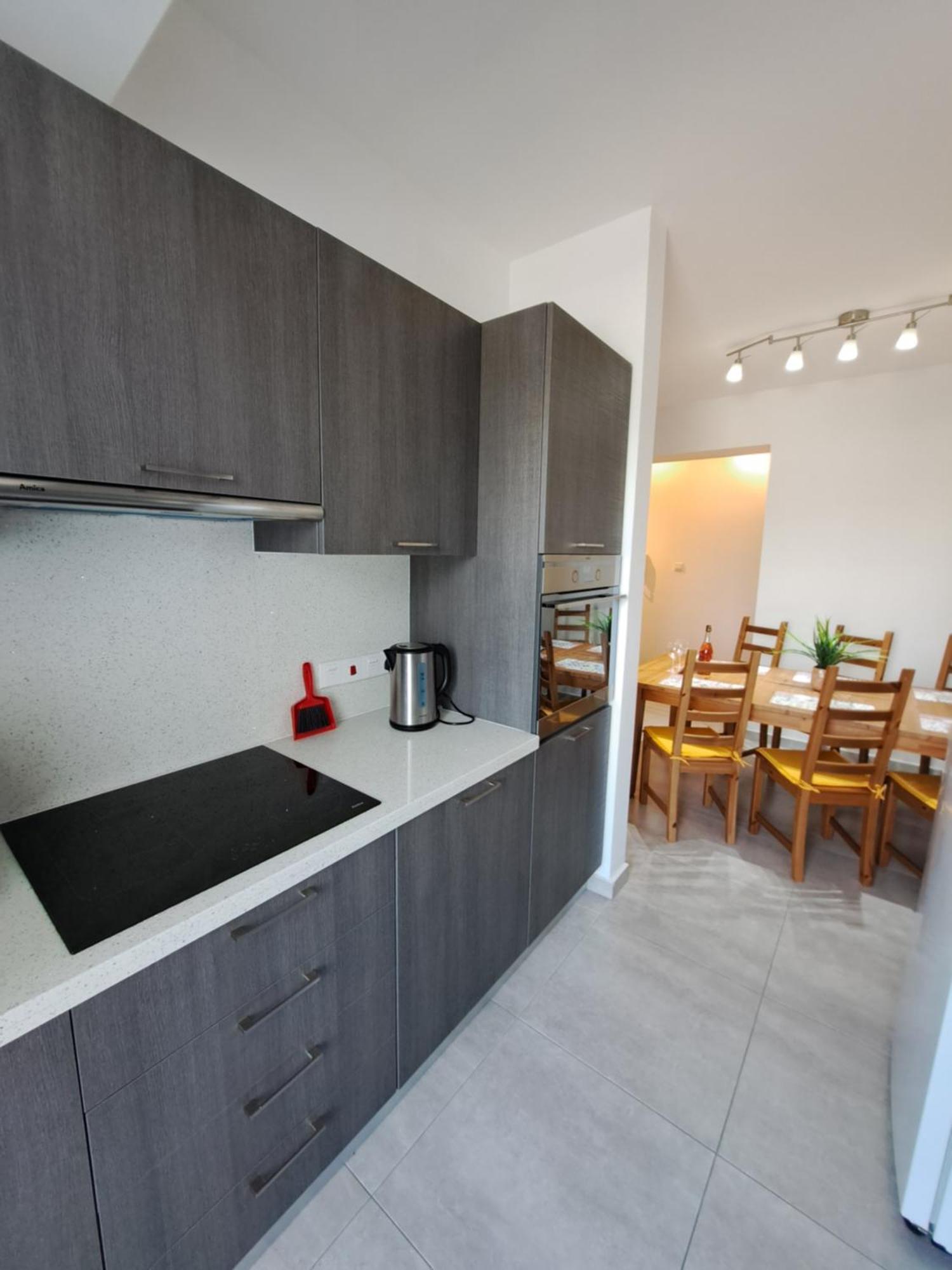 Albert'S Apartment St Lazarus 402 B - First Floor Larnaca Exterior photo